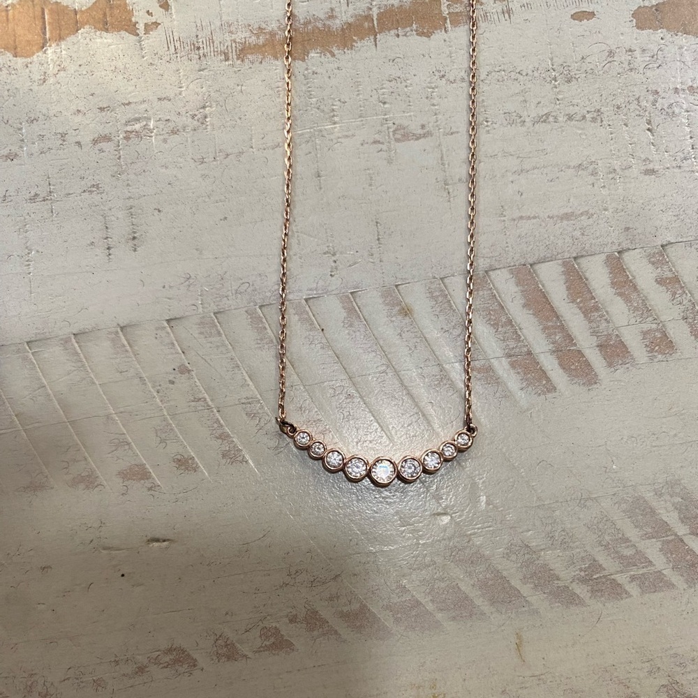 KATE SPADE Elegant Rose Gold Necklace with Crystal Accents - Picture 2 of 6